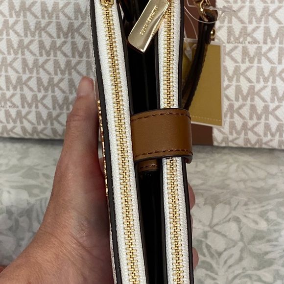 NWT Michael Kors Marilyn satchel and nwt wallet set. Dahlia and luggage - Picture 3 of 15